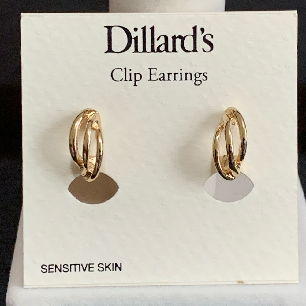 NWT Dillard's gold tone clip on earrings